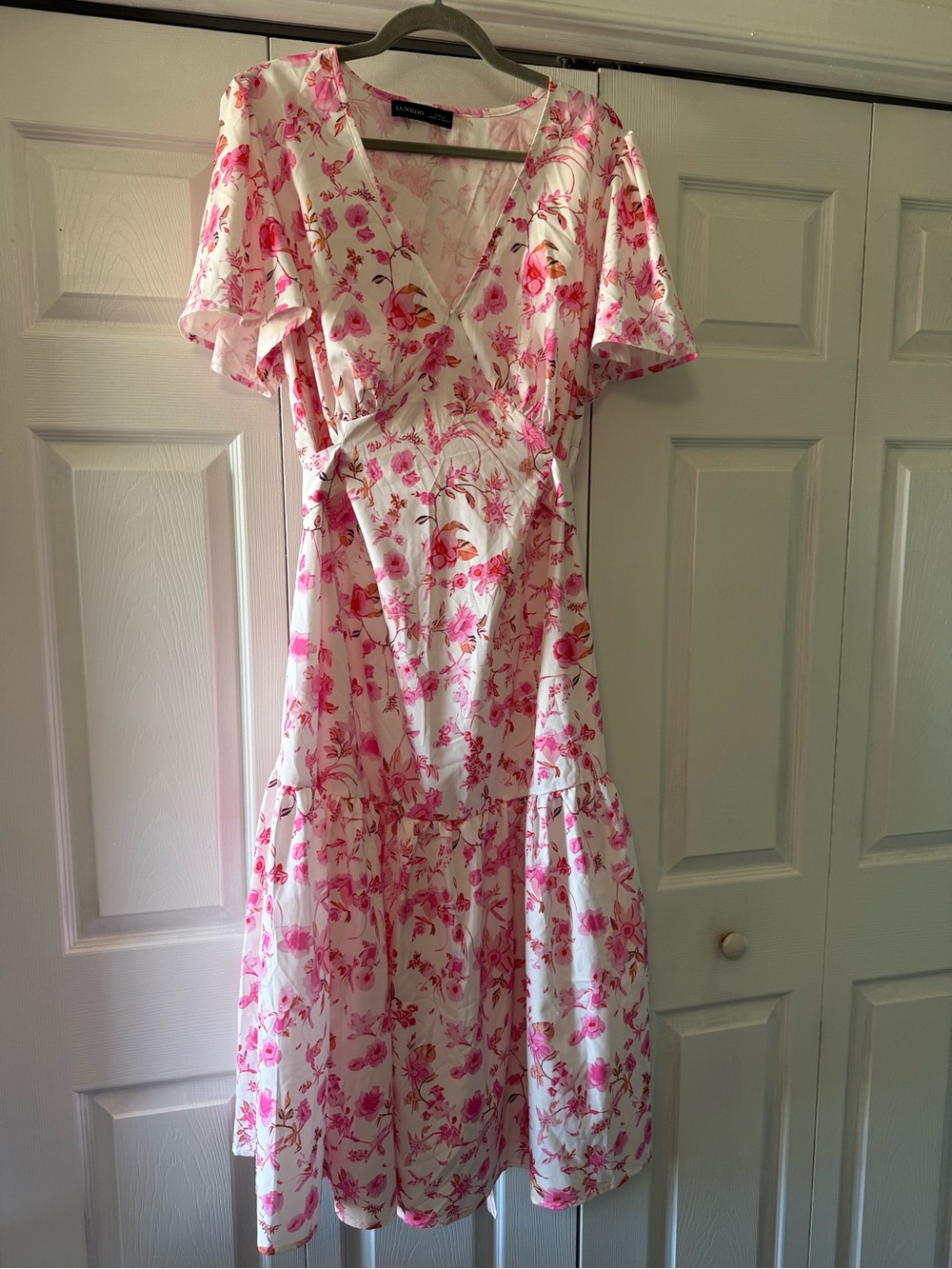 Luxe Pink Floral V-Neck Wrap Midi Dress